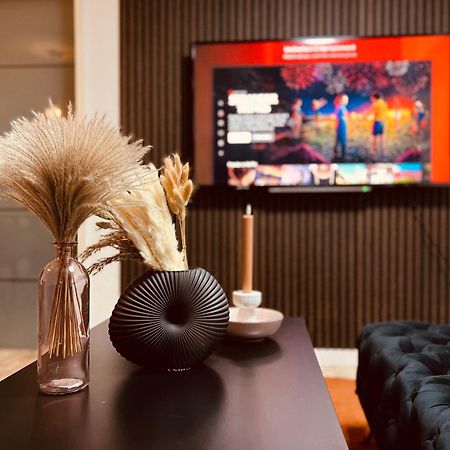 Cologne Luxe Living: Opulent Elegance Unleashed Daire Dış mekan fotoğraf