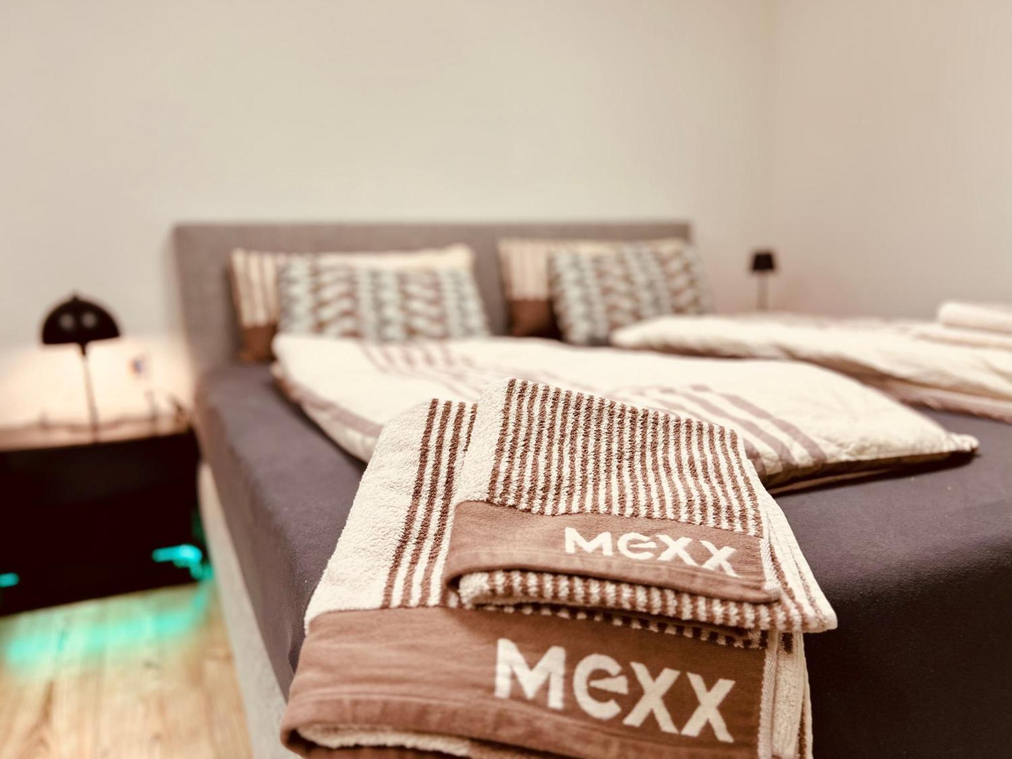 Cologne Luxe Living: Opulent Elegance Unleashed Daire Dış mekan fotoğraf